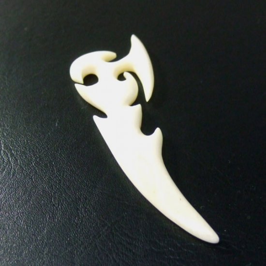 フリーデザインボーンカービングペンダント - 16035zhb 《一点もの》