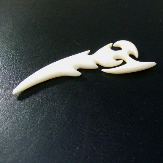 フリーデザインボーンカービングペンダント - 16035zhb 《一点もの》