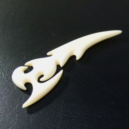 フリーデザインボーンカービングペンダント - 16035zhb 《一点もの》