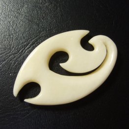 フリーデザインボーンカービングペンダント - 16040zhb 《一点もの》