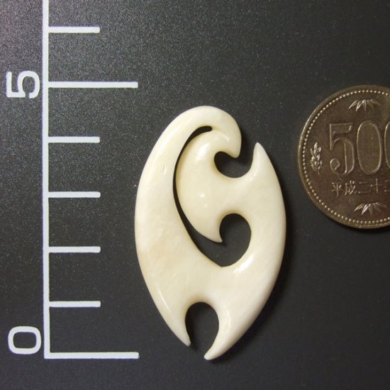 フリーデザインボーンカービングペンダント - 16040zhb 《一点もの》