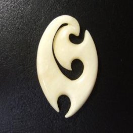 フリーデザインボーンカービングペンダント - 16040zhb 《一点もの》