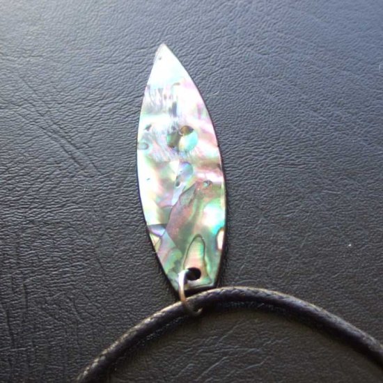 PAUAカービングペンダント【サーブボード】 - BTC-30075