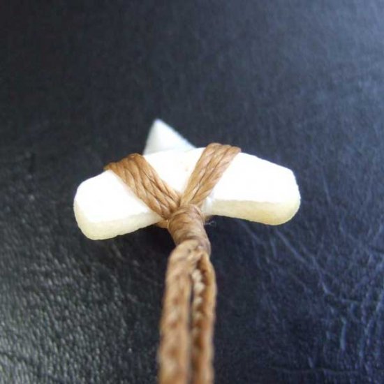 【表示現品】2.4cm 本物のホホジロザメ（ホオジロザメ） の歯ペンダント - GWP-11027