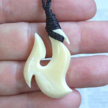 【表示現品】マッコウクジラの歯　カービングネックレス（約3.7cm）- BCT-30007