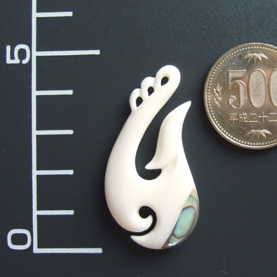 ボーンカービングペンダント【フィッシュフック】 - 12005chc