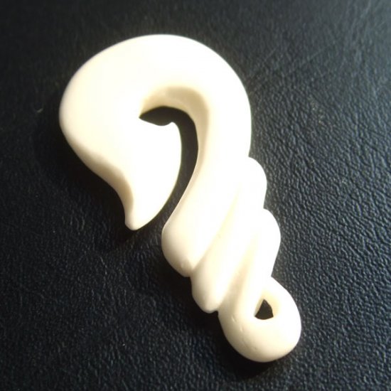 ボーンカービングペンダント【フィッシュフック】 - 12009chd