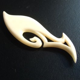 ボーンカービングペンダント【フィッシュフック】 - 12010zhc 《一点もの》