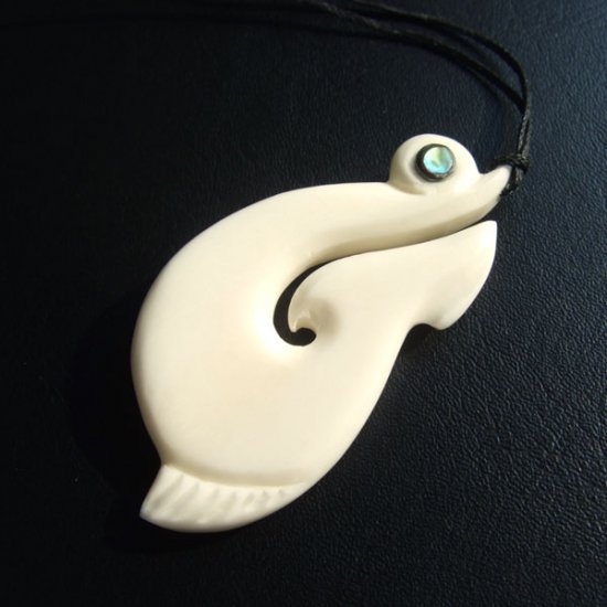 ボーンカービングペンダント【フィッシュフック】 - 12015nzb 《一点もの》