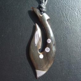 カービングペンダント【フィッシュフック】 - 12019chd カービングペンダント【フィッシュフック】 - 12019chd