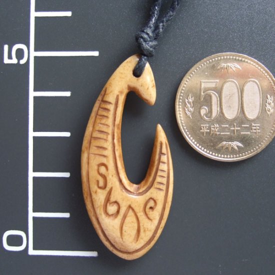 ボーンカービングペンダント【フィッシュフック】 - 12024chd