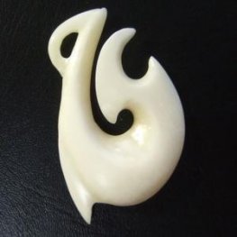 ボーンカービングペンダント【フィッシュフック】 - 12042zhb 《一点もの》