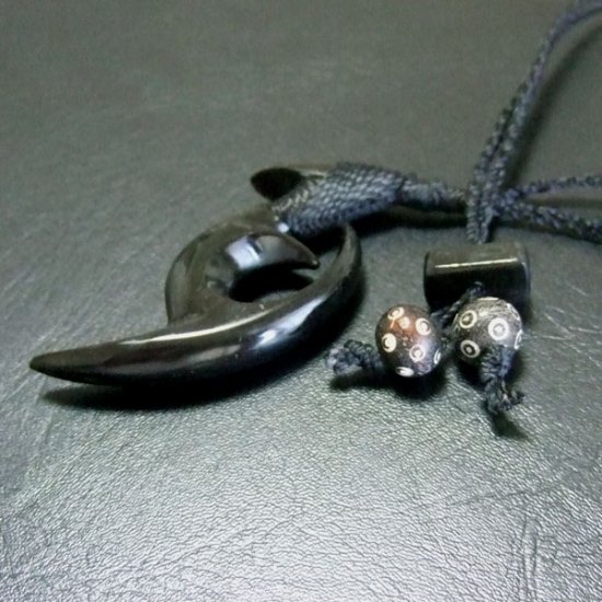 カービングペンダント【フィッシュフック】 - 12049zhb 《一点もの》