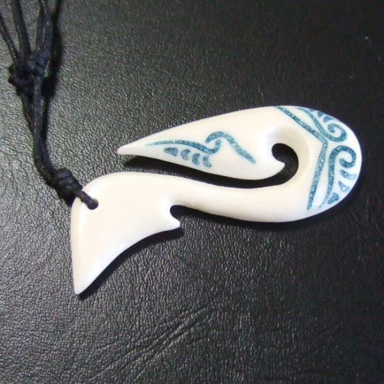 ボーンカービングペンダント【フィッシュフック】 - 12050dnd