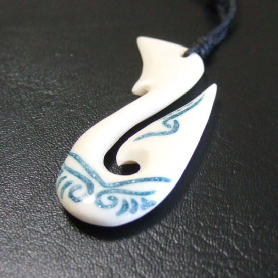 ボーンカービングペンダント【フィッシュフック】 - 12050dnd