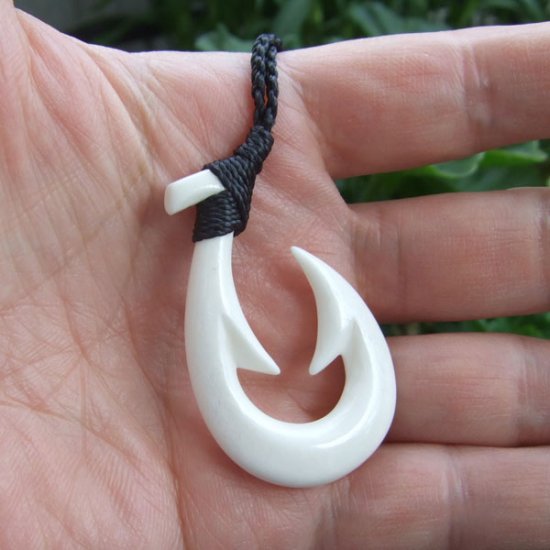 ボーンカービングペンダント【フィッシュフック】 - 12070chd 《一点もの》