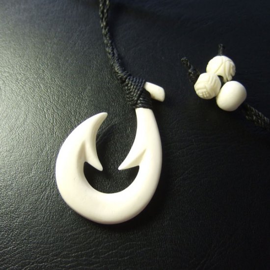 ボーンカービングペンダント【フィッシュフック】 - 12070chd 《一点もの》