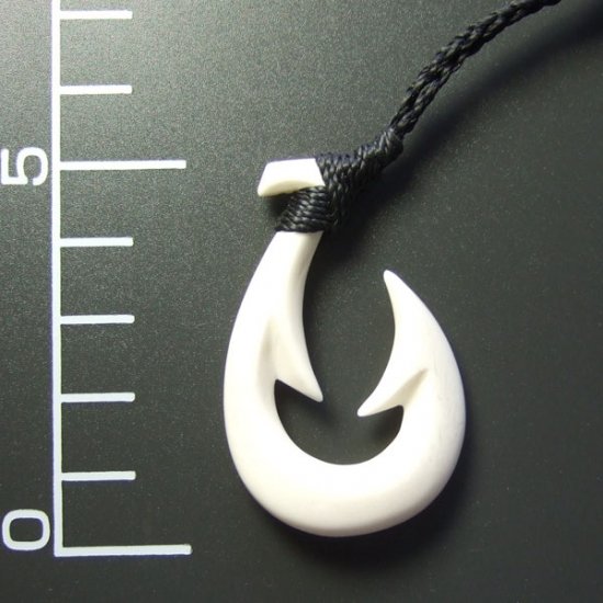 ボーンカービングペンダント【フィッシュフック】 - 12070chd 《一点もの》