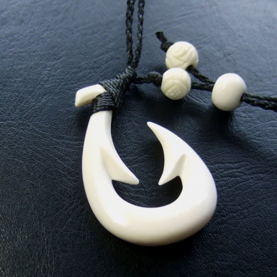 ボーンカービングペンダント【フィッシュフック】 - 12070chd 《一点もの》