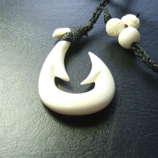 ボーンカービングペンダント【フィッシュフック】 - 12070chd 《一点もの》