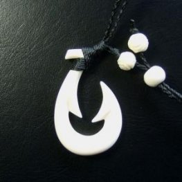 ボーンカービングペンダント【フィッシュフック】 - 12070chd 《一点もの》  ボーンカービングペンダント【フィッシュフック】 - 12070chd 《一点もの》