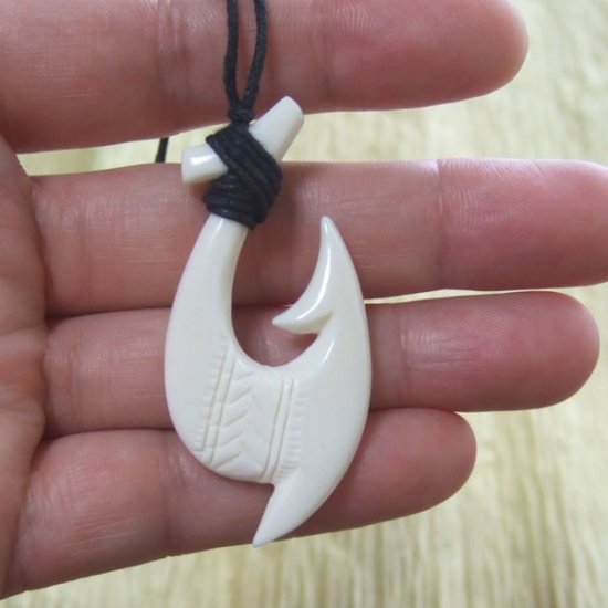 ボーンカービングペンダント【フィッシュフック】 - 12075chd