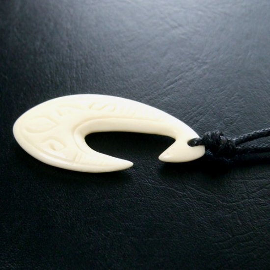 ボーンカービングペンダント【フィッシュフック】 - 12082chd