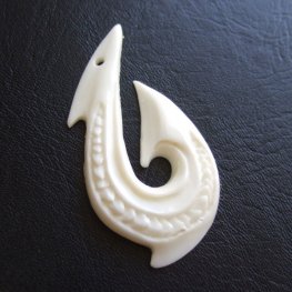 【表示現品】ボーンカービングペンダント【フィッシュフック】 - 12095ebo