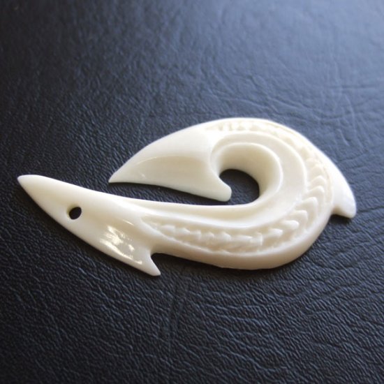 【表示現品】ボーンカービングペンダント【フィッシュフック】 - 12095ebo