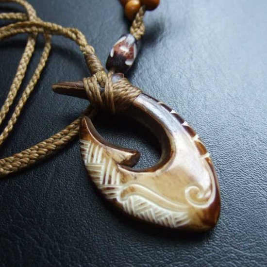 ステイン ボーンカービングペンダント【フィッシュフック】 - BCT-30002