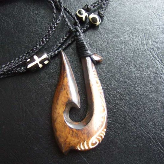 ステイン ボーンカービングペンダント【フィッシュフック】 - BCT-30004