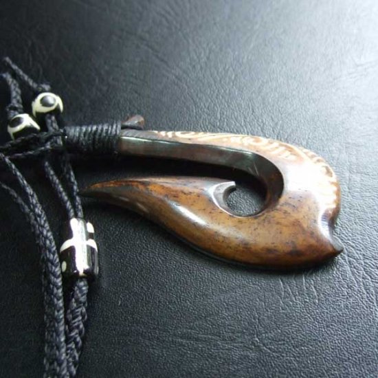 ステイン ボーンカービングペンダント【フィッシュフック】 - BCT-30004