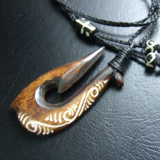 ステイン ボーンカービングペンダント【フィッシュフック】 - BCT-30004