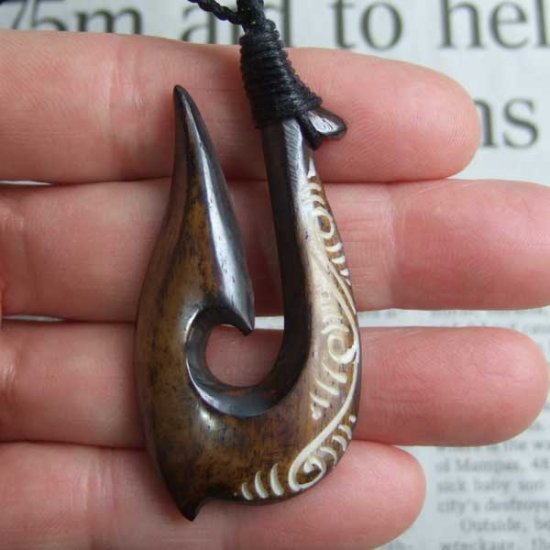 ステイン ボーンカービングペンダント【フィッシュフック】 - BCT-30004