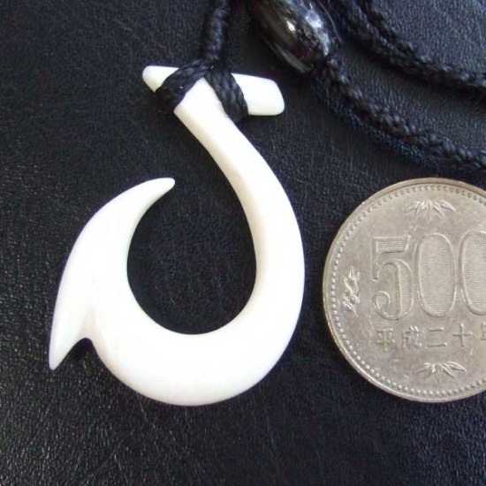 【訳あり現品】ボーンカービングペンダント【フィッシュフック】- BCT-30008