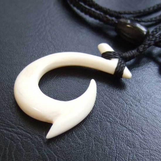 【訳あり現品】ボーンカービングペンダント【フィッシュフック】- BCT-30008