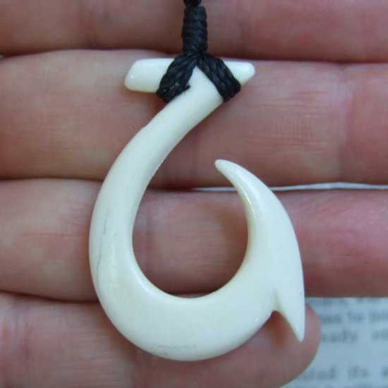 【訳あり現品】ボーンカービングペンダント【フィッシュフック】- BCT-30008