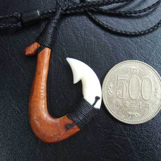 ボーンカービングペンダント【フィッシュフック】 - BCT-30010