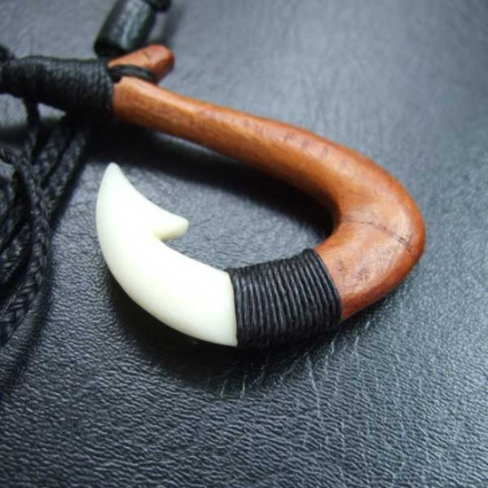 ボーンカービングペンダント【フィッシュフック】 - BCT-30010