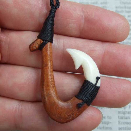 ボーンカービングペンダント【フィッシュフック】 - BCT-30010