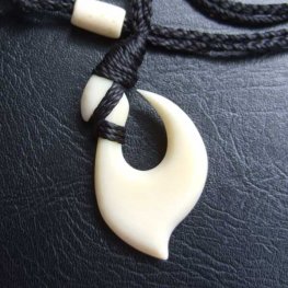 【表示現品】マッコウクジラの歯　カービングネックレス（約3.7cm）- BCT-30027