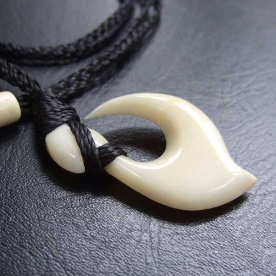 【表示現品】マッコウクジラの歯　カービングネックレス（約3.7cm）- BCT-30027