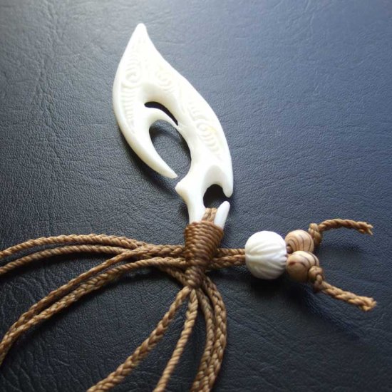 【表示現品】ボーンカービングペンダント【フィッシュフック】 - BTC-30057