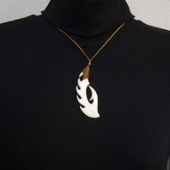 【表示現品】ボーンカービングペンダント【フィッシュフック】 - BTC-30058