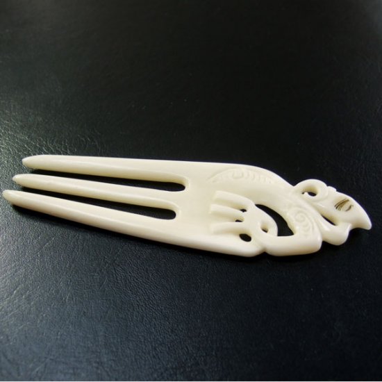 ボーンカービングペンダント【Heru+Manaia】 - 19011zhb 《一点もの》