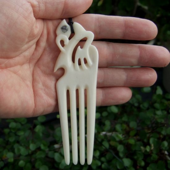 ボーンカービングペンダント【Heru+Manaia】 - 19012zhb 《一点もの》