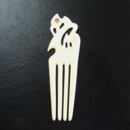 ボーンカービングペンダント【Heru+Manaia】 - 19012zhb 《一点もの》