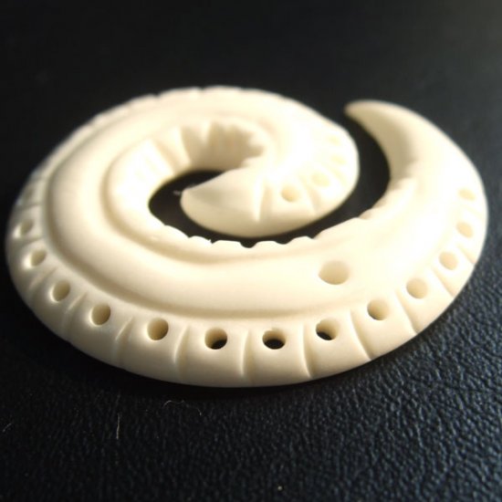 ボーンカービングペンダント【スパイラル】 - 03001_chc