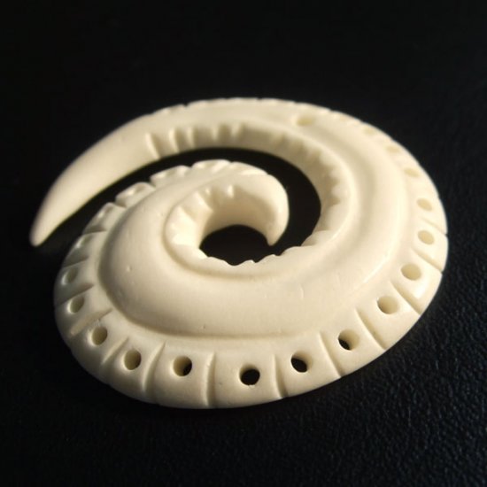 ボーンカービングペンダント【スパイラル】 - 03001_chc