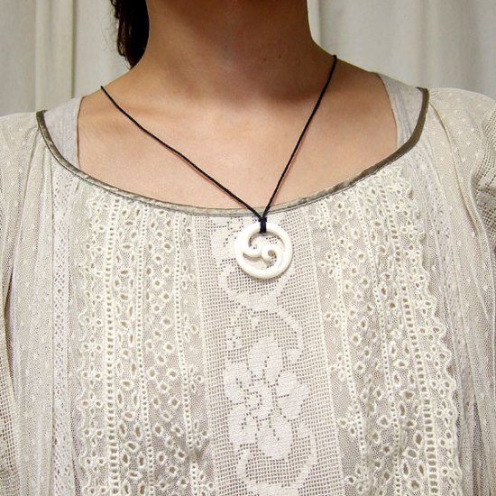 ボーンカービングペンダント【スパイラル】 - 03003chc 《一点もの》